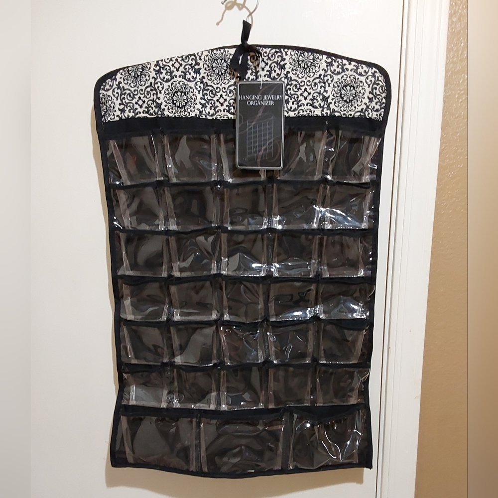 🌺 NWT Raymond Waites 66 Picket Hanging Jewelry Organizer